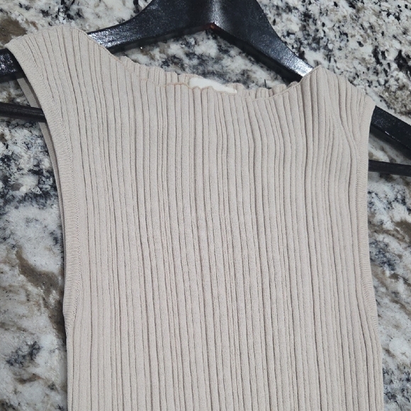 DISSH Knit Ribbed Maxi Dress - Picture 3 of 6